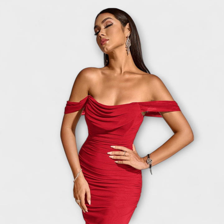 Ione - Bodycon obleka z odprtimi rameni in nabiranjem