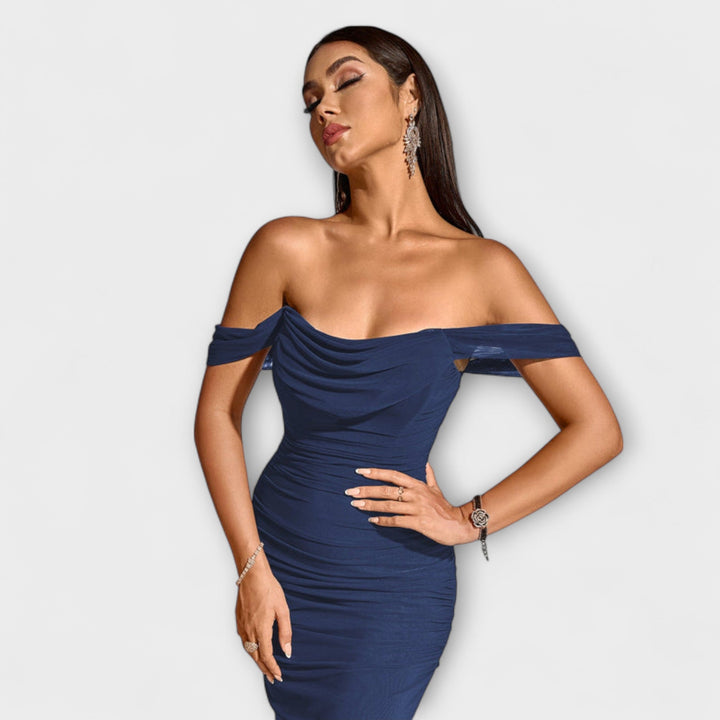 Ione - Bodycon obleka z odprtimi rameni in nabiranjem