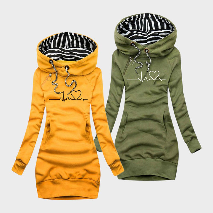 Helena - Pulover obleka s srčnim dizajnom