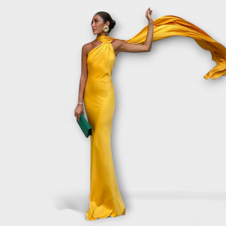 Šik Maxi obleka z razkritimi rameni in zavezovanjem za vrat