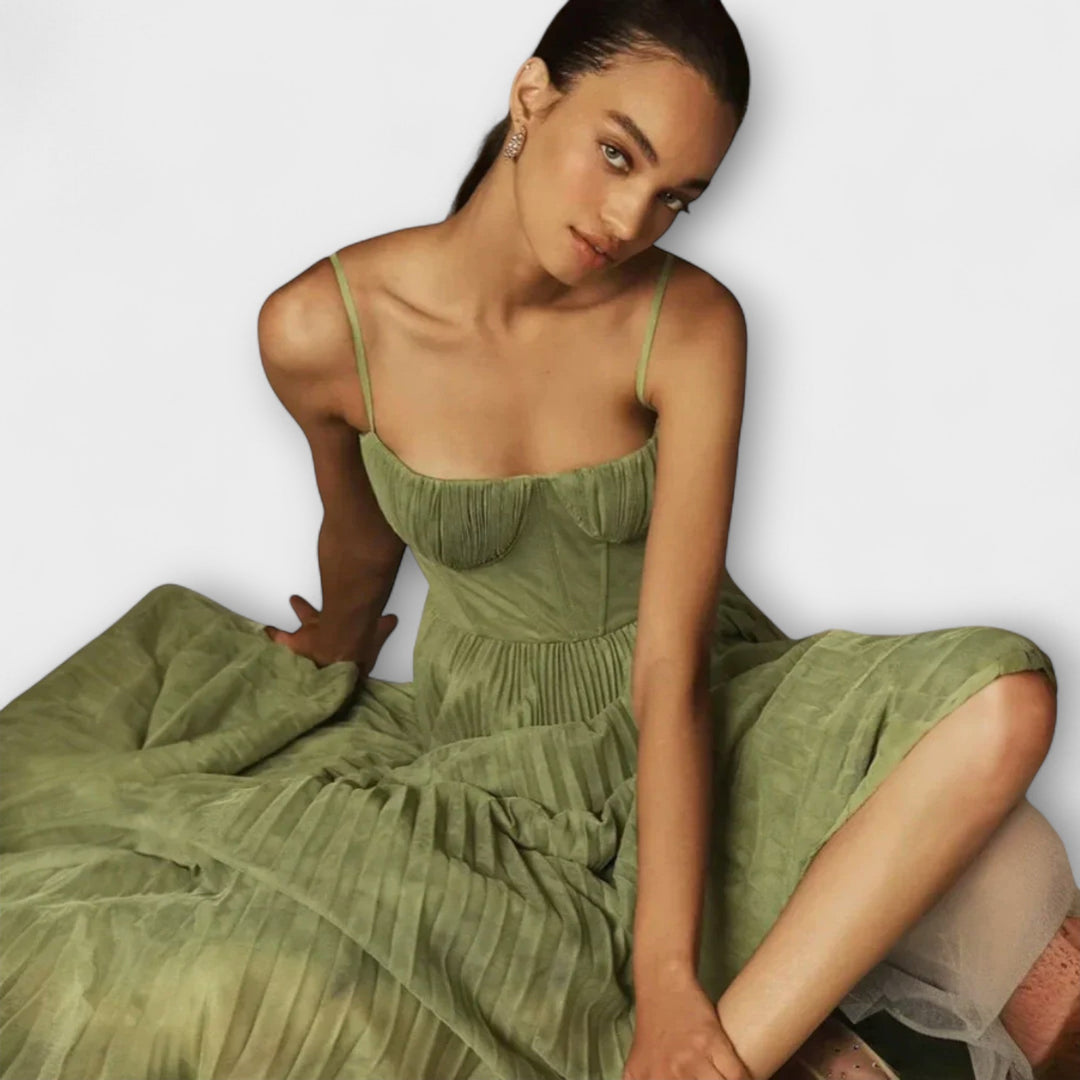 Lucrezia - Elegantne obleke s čarom